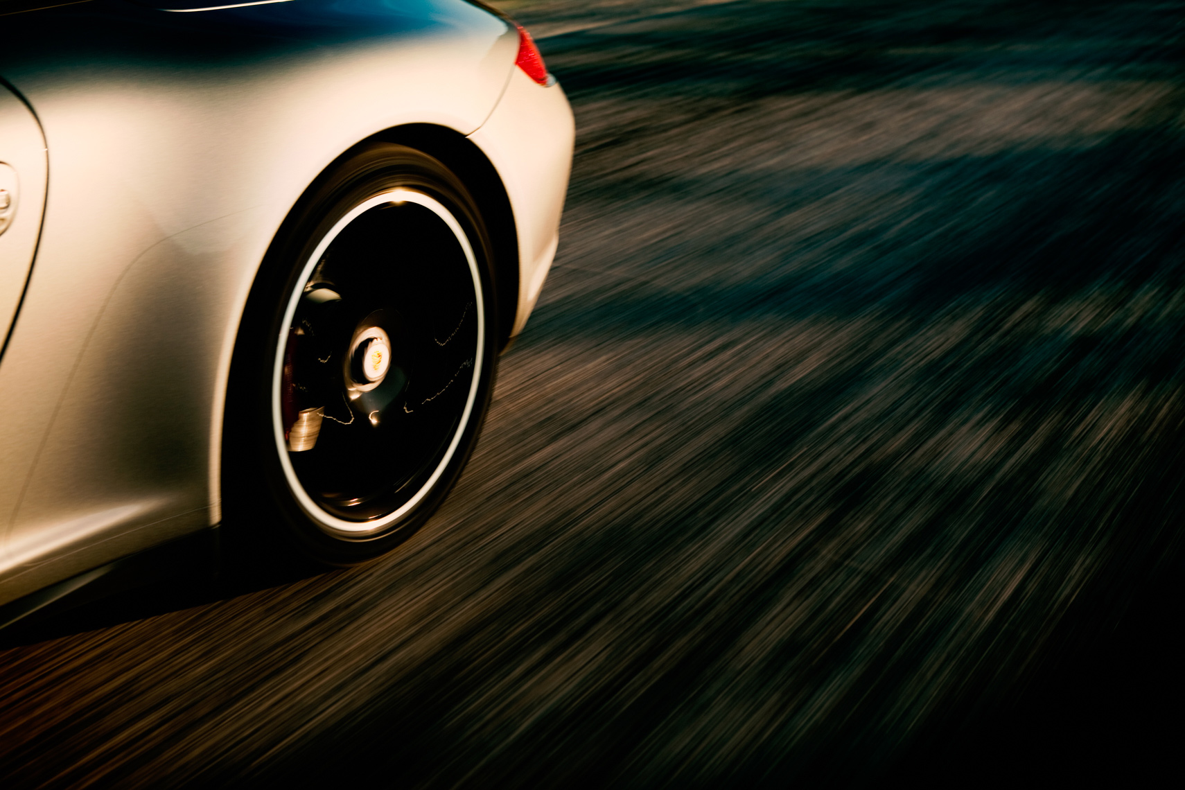 Porsche 911 Ad by commercial automotive car photographer Michael Grecco